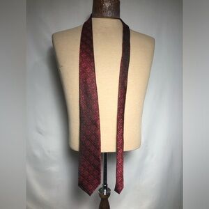 Men’s Burgundy/Black Silk Tie.